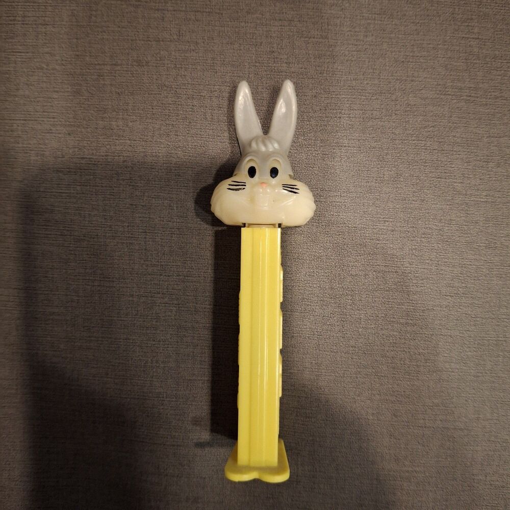 Vintage 1978 Bugs Bunny Pez Dispenser With Feet Warner Brothers
